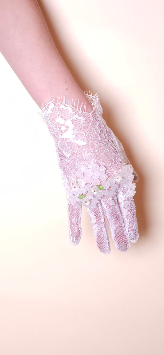 Fairy white lace tulle gloves embroidered with bellflowers, short bridal gloves, classic bridal gloves